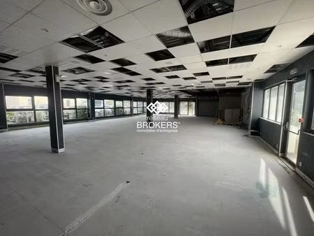 location commerce 380 m²