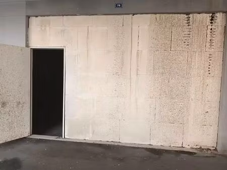 location commerce 281 m²