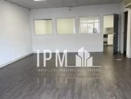 location commerce gémenos 13420 90m²