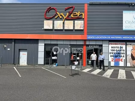 location commerce 300 m²