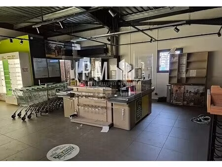 location commerce istres 13800 463m²
