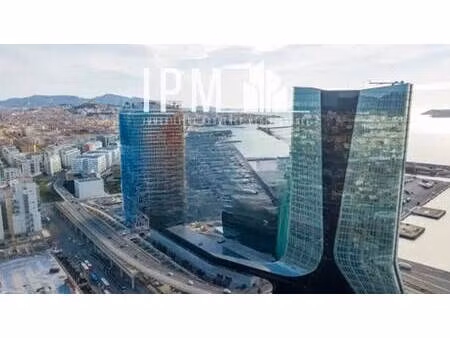 location commerce istres 13800 600m²