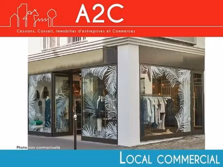 location commerce 156 m²