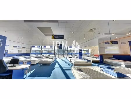 location commerce 500 m² à 1 036 m²