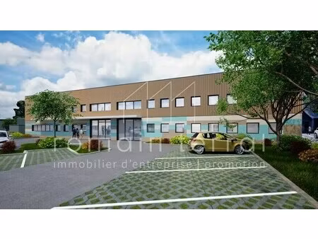 location commerce 800 m²