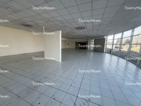 location commerce lons 64140 554m²