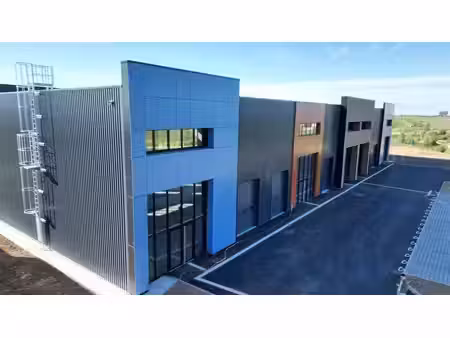 location commerce mainvilliers 28300 159m²