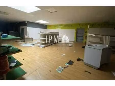 location commerce 401 m²