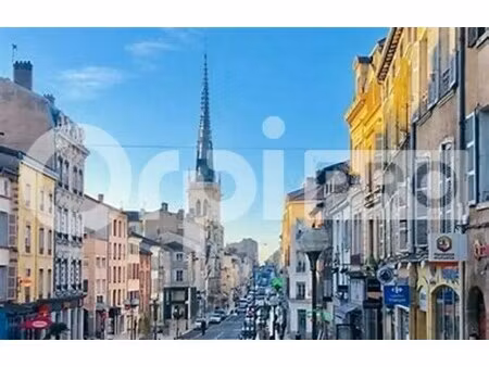 location commerce 331 m²