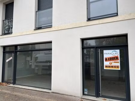 location commerce 82 m²
