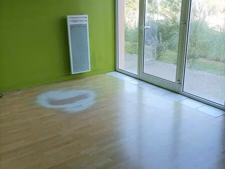 location commerce bayonne 64100 90m²