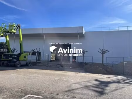 location commerce les pennes mirabeau 13170 550m²