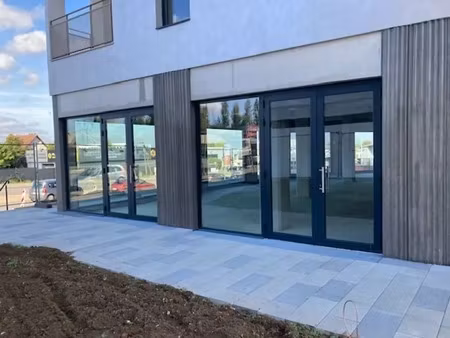 location commerce 216 m²