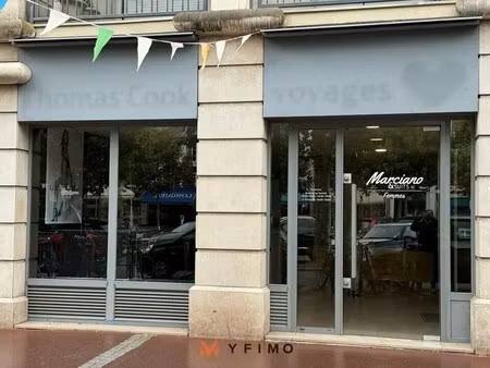 location commerce maisons laffitte 78600 111m²