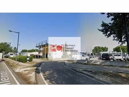 location commerce nimes 30900 355m²