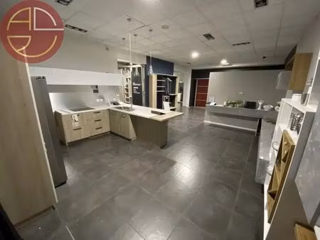 location commerce 500 m²