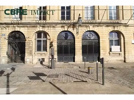 location commerce 315 m² à 630 m²