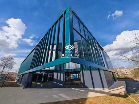 location commerce tours 37100 978m²