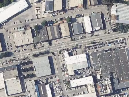 location commerce 150 m²