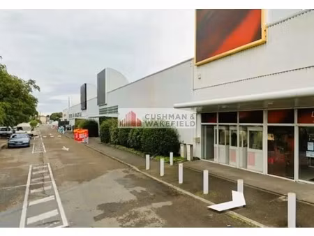 location commerce 663 m² à 1 770 m²