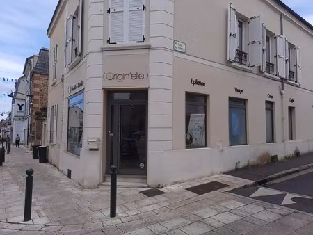 location commerce 60 m²