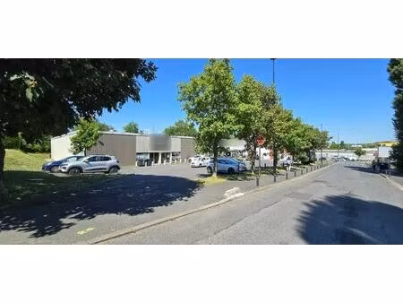 location commerce champigny sur marne 94500 723m²