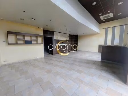 location commerce 148 m²