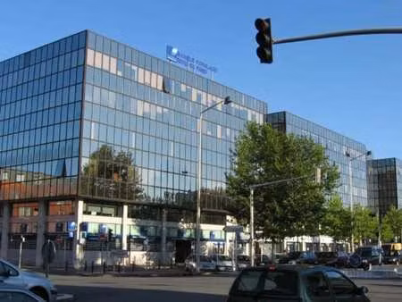 location commerce 131 m²