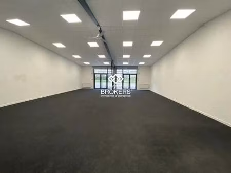 location commerce 167 m²