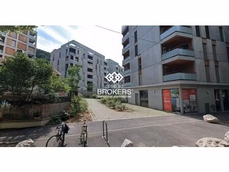 location commerce grenoble 38000 118m²
