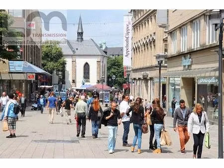 location commerce 130 m²