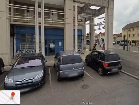 location commerce 52 m²