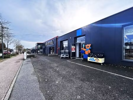 location commerce lorient 56100 750m²