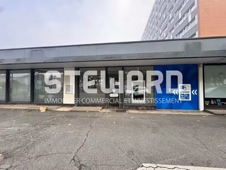 location commerce 230 m²