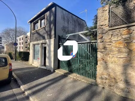 location commerce palaiseau 91120 63m²