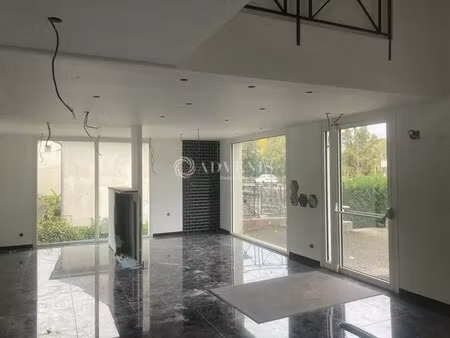 location commerce saint gervais la foret 41350 270m²