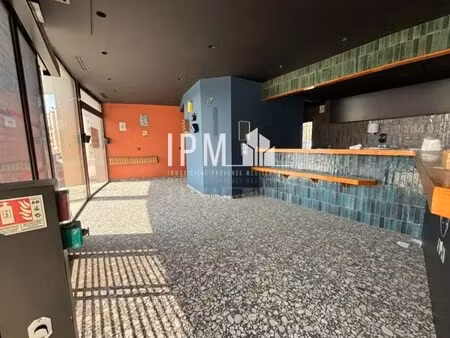 location commerce toulon 83000 135m²