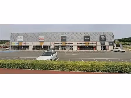 location commerce 575 m²