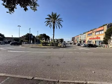 location commerce villeneuve loubet 06270 350m²