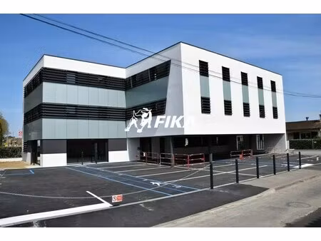 vente bureaux 83 m² à 388 m²