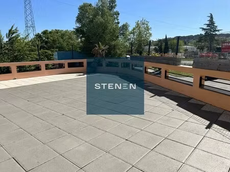 location commerce aix en provence 13080 268m²