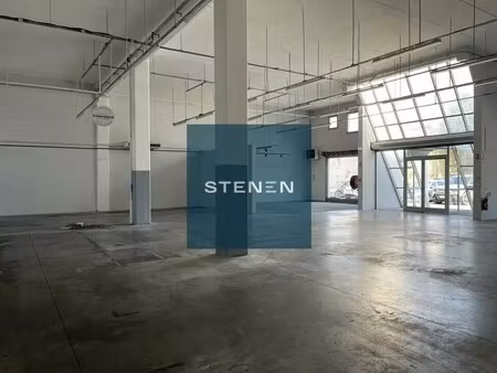 location commerce aubagne 13400 450m² à 900m²