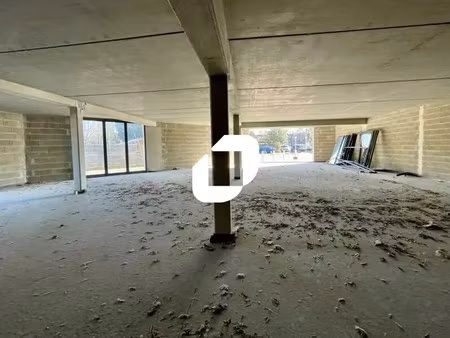 location commerce 204 m² à 460 m²