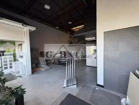 location entrepôt 700 m²