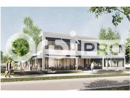 location commerce 158 m²