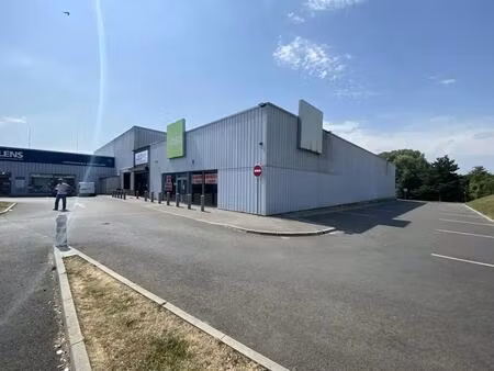 location commerce compiegne 60200 700m²