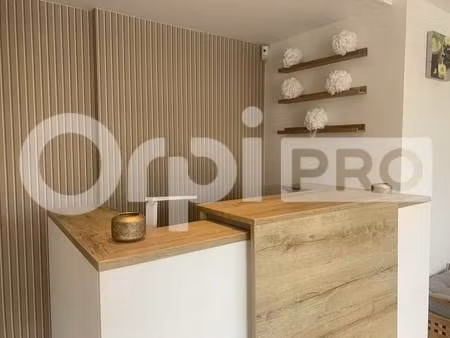 location commerce 75 m²