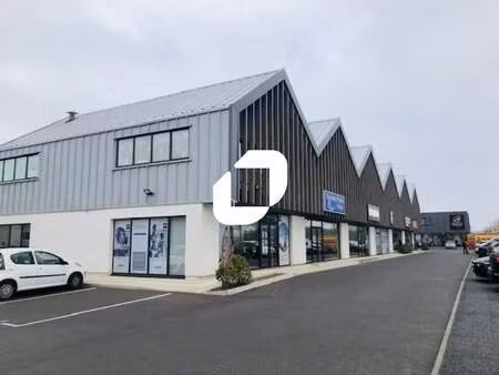 location commerce fontenay le vicomte 91540 81m²