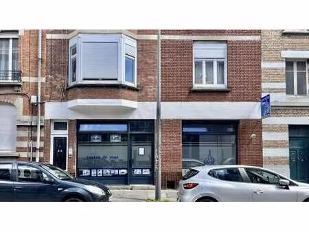 location commerce lille 59800 120m²