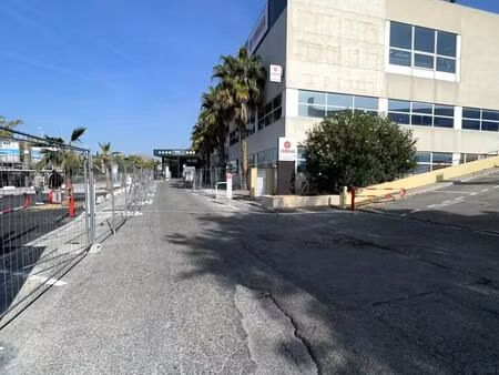 location commerce marseille 13014 450m² à 1500m²